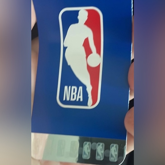 New UltaGame Lakers Pullover Sweater. - Picture 3 of 16